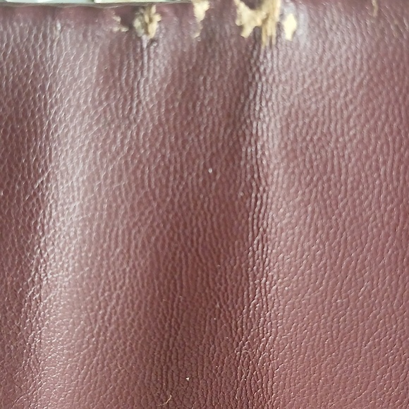 Badgley Mischka Elegant Quilted Burgundy Shoulder Bag - Picture 10 of 14